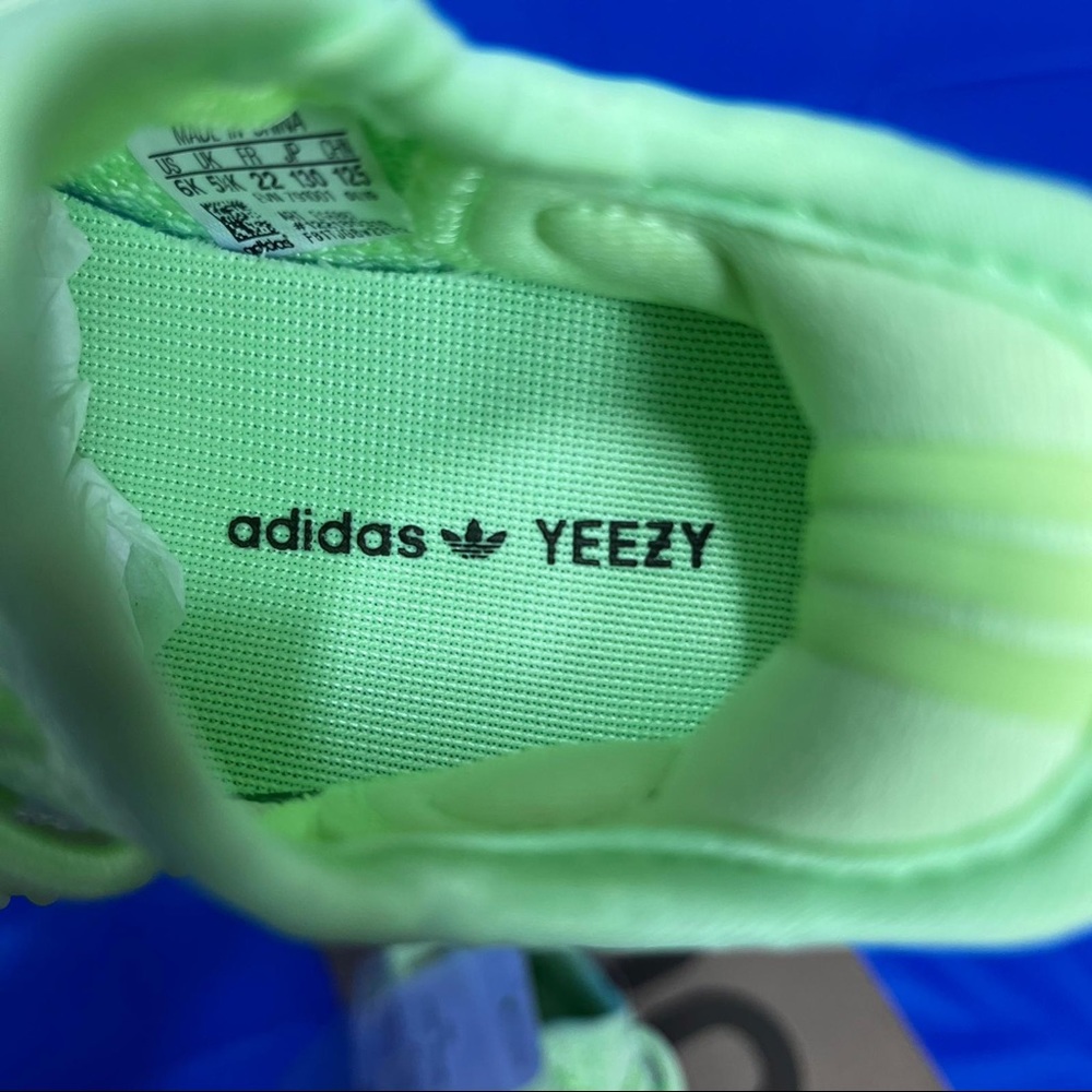 Yeezy Boost 350 V2 Infants Light green Size 6K - Picture 10 of 14